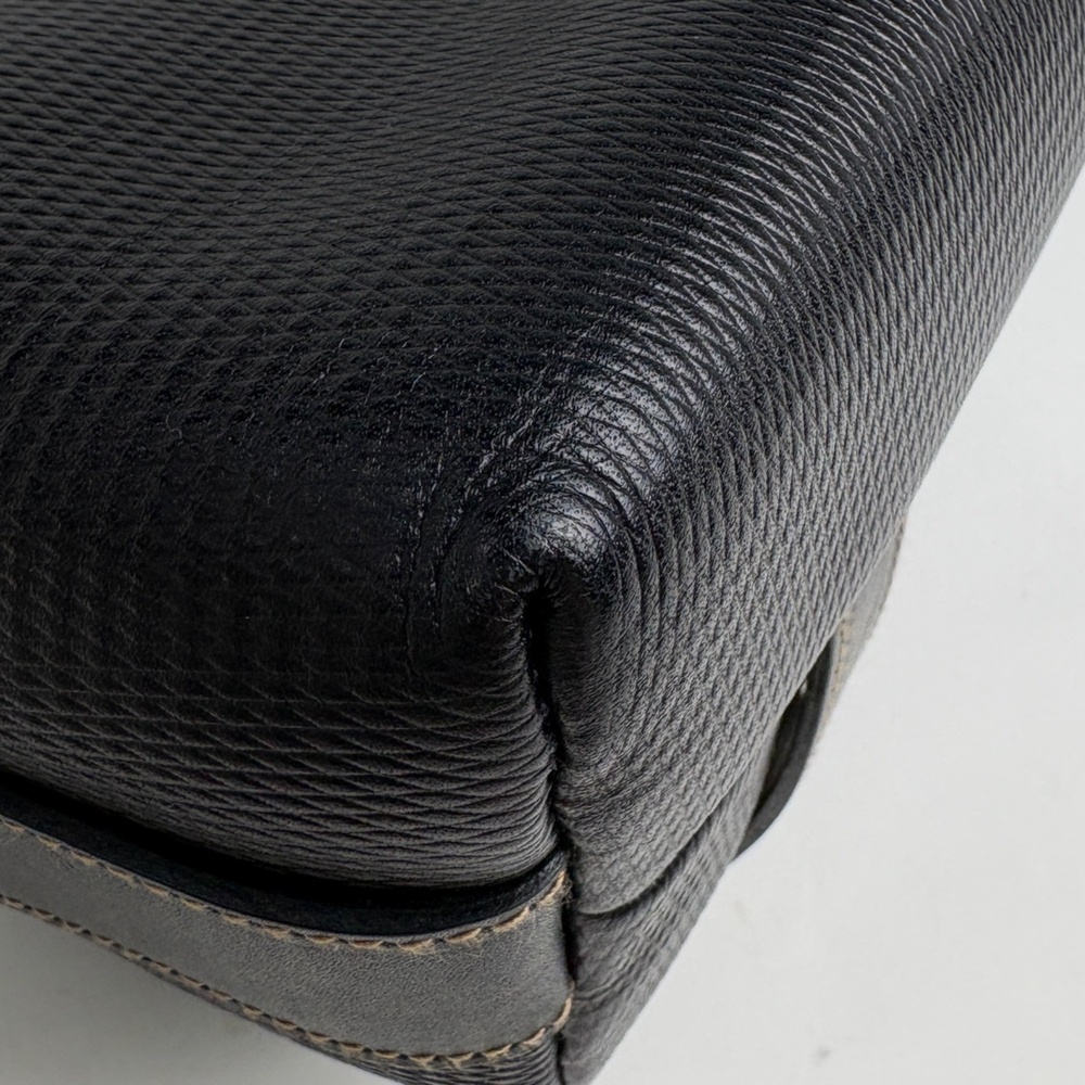 GUCCI Vintage Black Coated Canvas Shoulder Bag - Picture 3 of 9